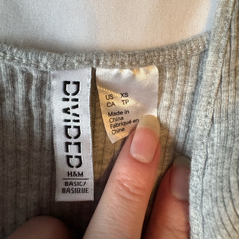 H&M Light Gray Ribbed Crop Top - Picture 4 of 4